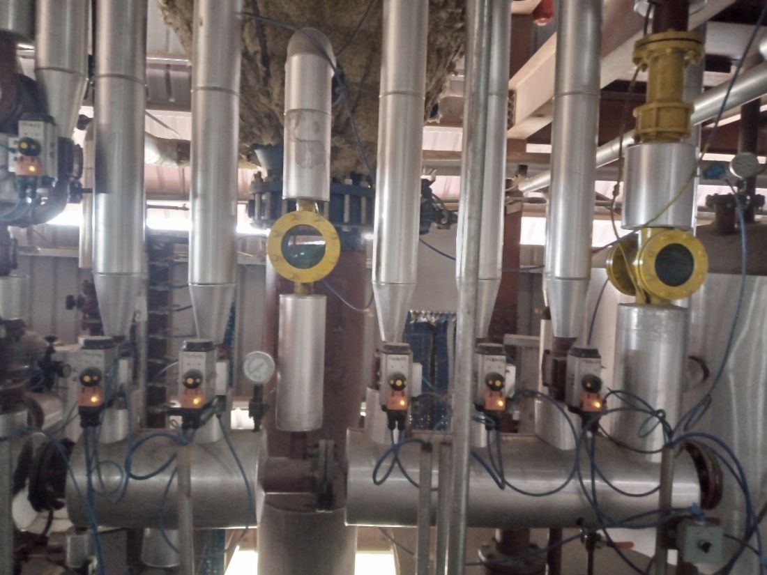 Valve manifold clad with removable sections